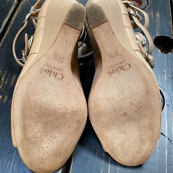 Chloe Strappy Multi Buckle Wedge Samdal - Picture 7 of 9